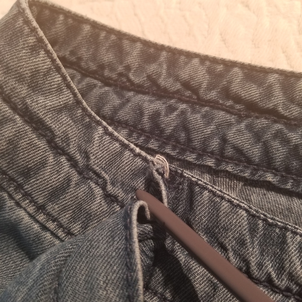 𝅺University Thread capris - Picture 7 of 7